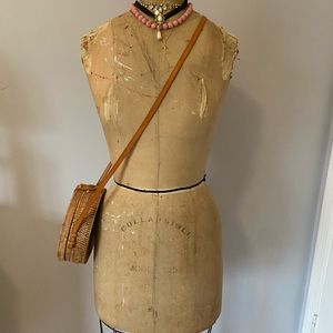 Round rattan crossbody bag
